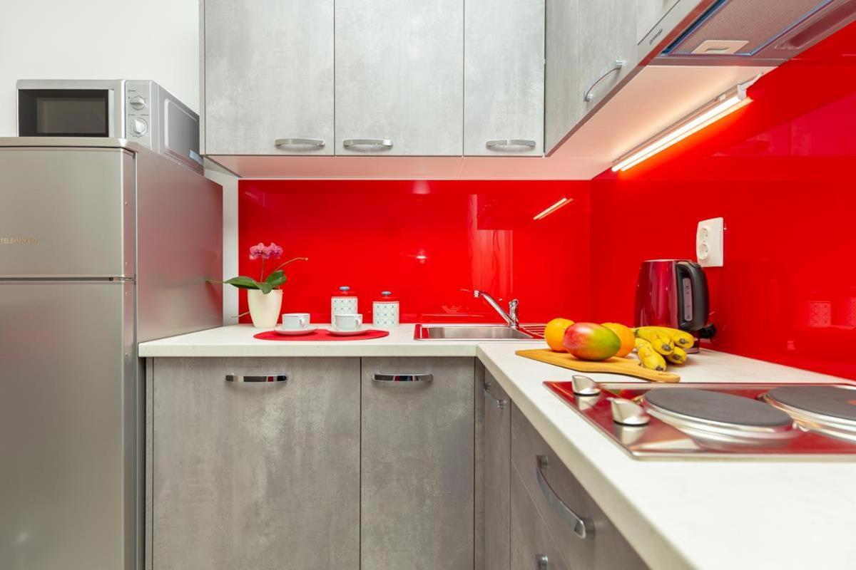 Apartments Red And Blue 米利尼 外观 照片