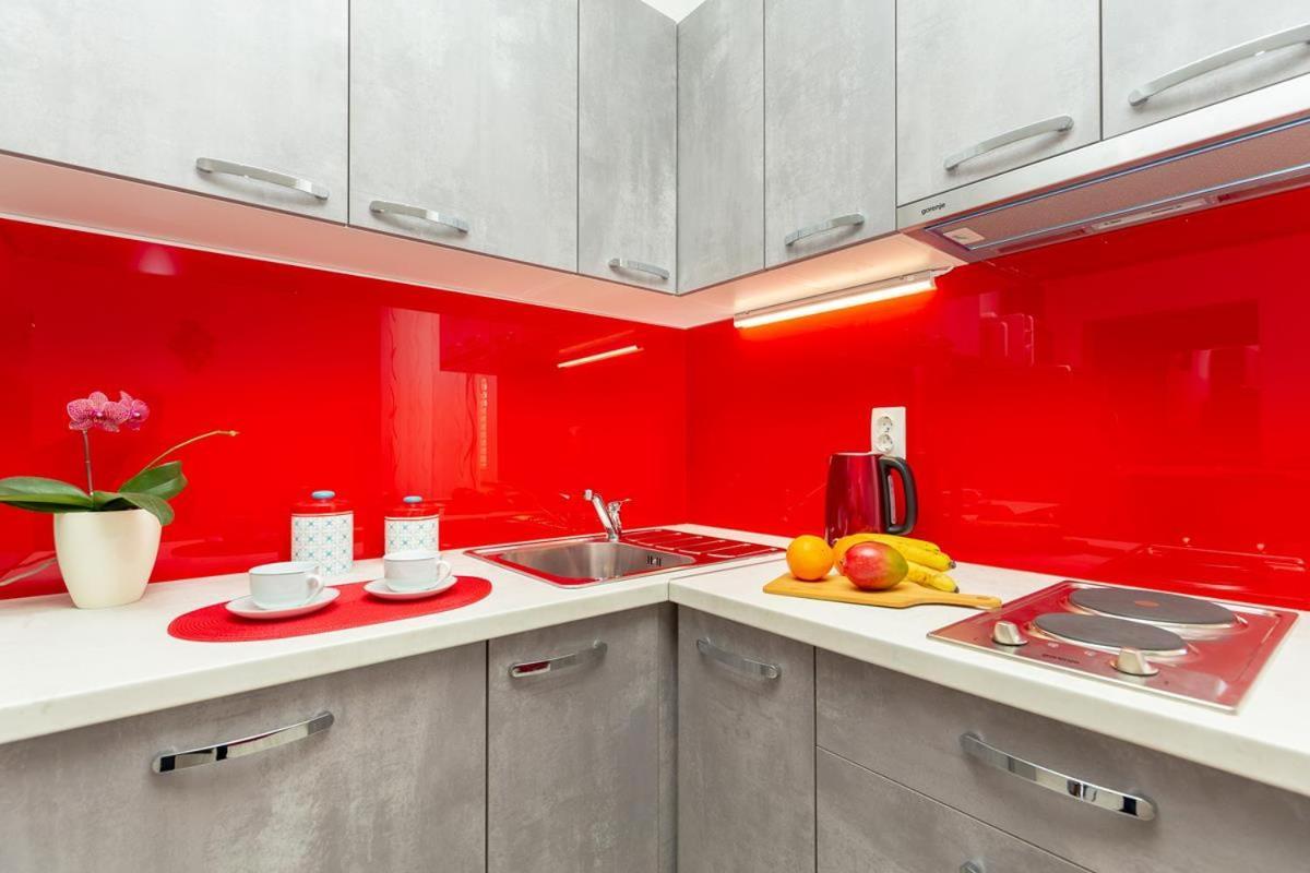 Apartments Red And Blue 米利尼 外观 照片